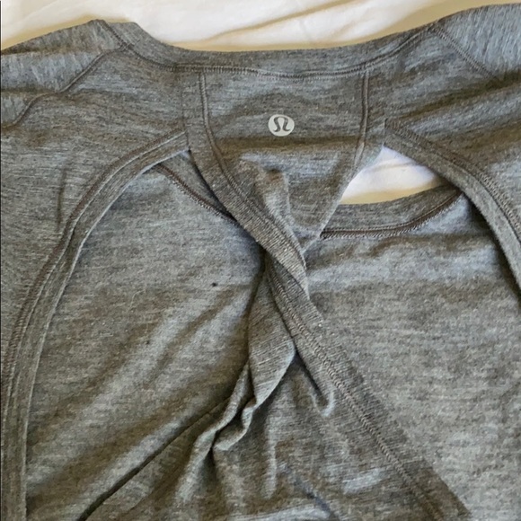 Lululemon key hole top - Picture 3 of 3